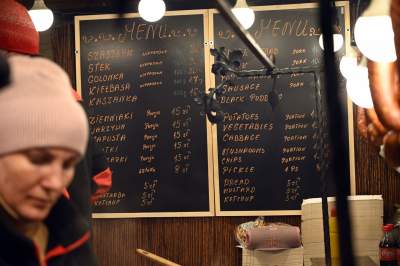 Ruszył jarmark bożonarodzeniowy, ceny nie zniechęcają - zdjęcie 2