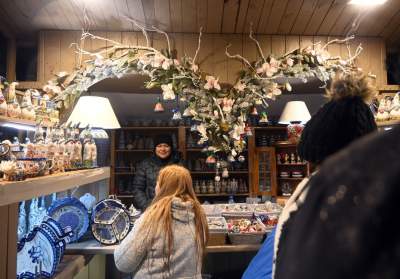 Ruszył jarmark bożonarodzeniowy, ceny nie zniechęcają - zdjęcie 47