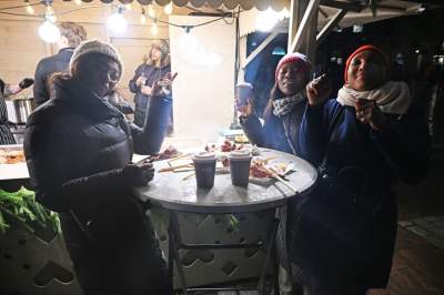 Ruszył jarmark bożonarodzeniowy, ceny nie zniechęcają - zdjęcie 5