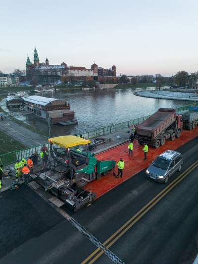 Asfaltowanie na moście Dębnickim, to już ostatni etap remontu - zdjęcie 16