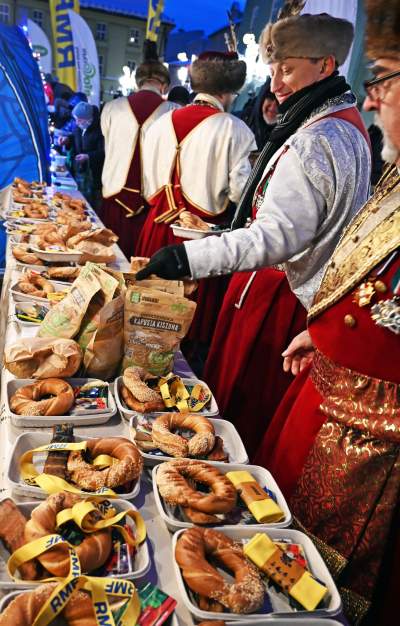 Bezpłatny karp, kapusta z grochem i zupa grzybowa. Nowa świąteczna tradycja - zdjęcie 13