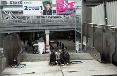 To się dzieje naprawdę: tak znikają nieruchome ruchome schody - zdjęcie 9