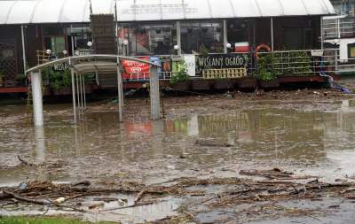 Woda powoli opada, ale sprzątania będzie sporo... - zdjęcie 14