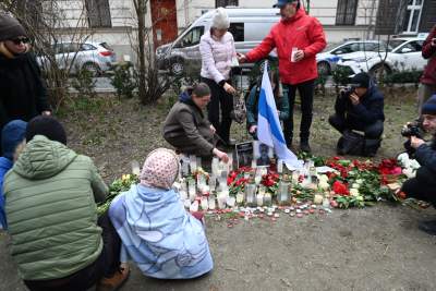 Protest przed rosyjskim konsulatem po śmierci Nawalnego - zdjęcie 15