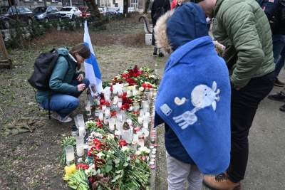 Protest przed rosyjskim konsulatem po śmierci Nawalnego - zdjęcie 6