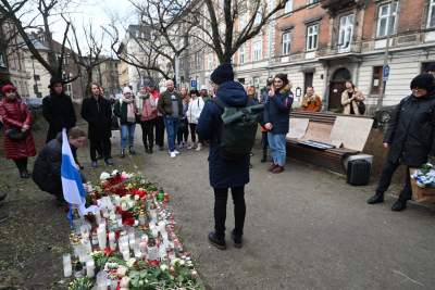 Protest przed rosyjskim konsulatem po śmierci Nawalnego - zdjęcie 4