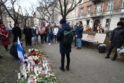 Protest przed rosyjskim konsulatem po śmierci Nawalnego - zdjęcie 2