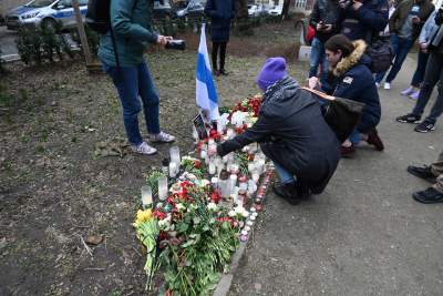Protest przed rosyjskim konsulatem po śmierci Nawalnego - zdjęcie 1