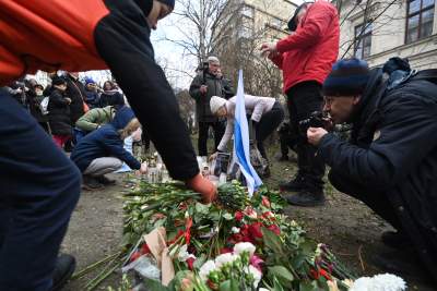 Protest przed rosyjskim konsulatem po śmierci Nawalnego - zdjęcie 18