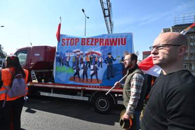 Protest rolników w Krakowie: nie zabrakło "muzealnych" eksponatów - zdjęcie 5
