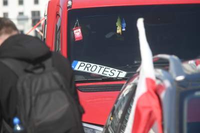 Protest rolników w Krakowie: nie zabrakło "muzealnych" eksponatów - zdjęcie 23