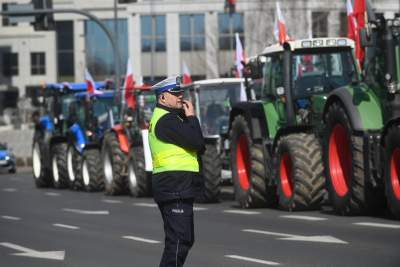 Protest rolników w Krakowie: nie zabrakło "muzealnych" eksponatów - zdjęcie 16