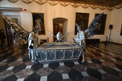 Śmiały spektakl w wawelskich komnatach, opowieść o pięknie, nienawiści i ego - zdjęcie 14