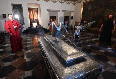 Śmiały spektakl w wawelskich komnatach, opowieść o pięknie, nienawiści i ego - zdjęcie 10