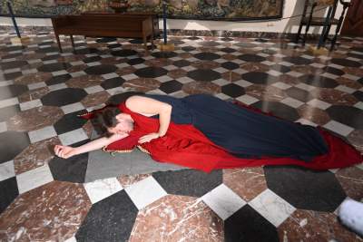 Śmiały spektakl w wawelskich komnatach, opowieść o pięknie, nienawiści i ego - zdjęcie 4