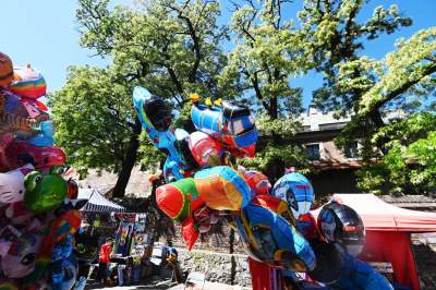 Tradycyjna procesja na Skałkę: hierarchowie, wierni i politycy (głównie PiS) - zdjęcie 52