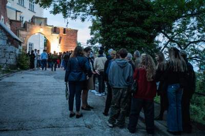 Rewelacyjna Noc Muzeów, krakowianie i goście lubią takie zwiedzanie - zdjęcie 1