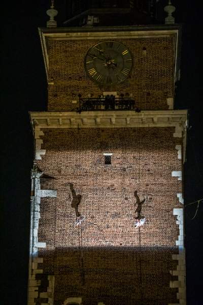 Podniebne spektakularne popisy na Rynku Głównym, w dzień i w nocy - zdjęcie 24