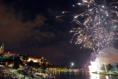 W sylwestra są lasery, za to w czerwcu są... wianki - zdjęcie 23