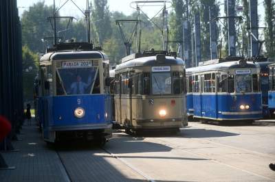 Tłumy czekały na te tramwaje, ostatnia w tym roku okazja... - zdjęcie 22