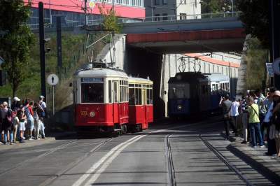 Tłumy czekały na te tramwaje, ostatnia w tym roku okazja... - zdjęcie 27