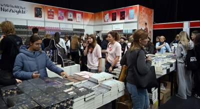 Zaczęło się książkowe szaleństwo w Krakowie. Szykujecie się? - zdjęcie 19