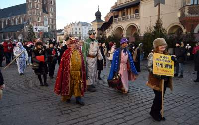 Taka parada tylko w Krakowie, barwny korowód przeszedł przez Rynek Główny - zdjęcie 12