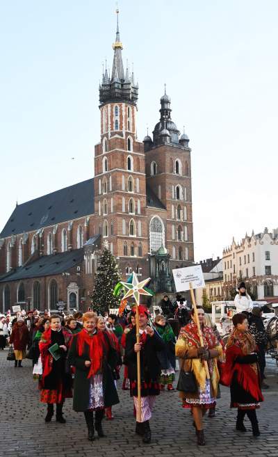 Taka parada tylko w Krakowie, barwny korowód przeszedł przez Rynek Główny - zdjęcie 13