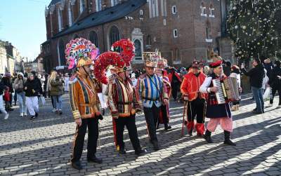 Taka parada tylko w Krakowie, barwny korowód przeszedł przez Rynek Główny - zdjęcie 8
