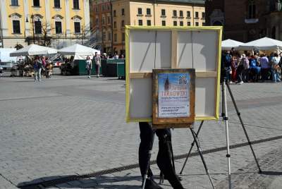 Wizytówka Krakowa? Wielki bałagan na Rynku Głównym - zdjęcie 17