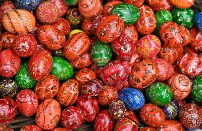 Turyści zachwyceni Jarmarkiem Wielkanocnym na Rynku Głównym - zdjęcie 17