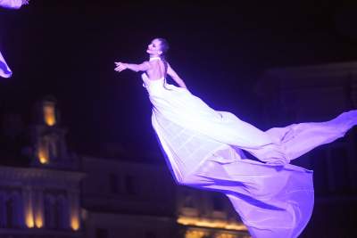 Nocna parada na Rynku Głównym. Dosłownie odlot! - zdjęcie 17