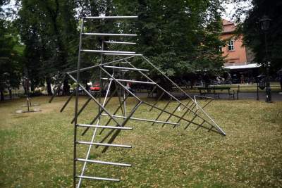 Nowe elementy na krakowskich Plantach. Intrygują - zdjęcie 30