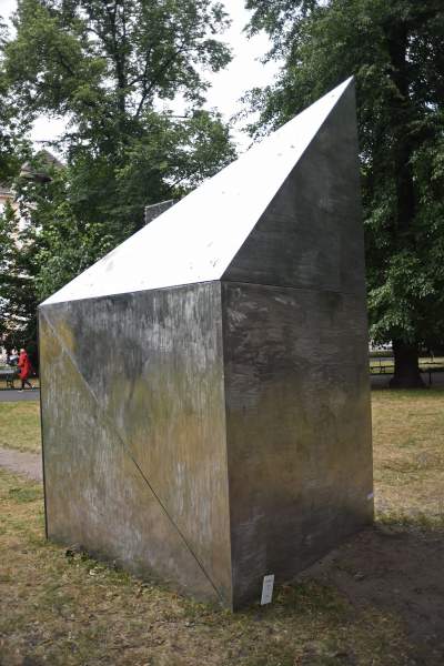 Nowe elementy na krakowskich Plantach. Intrygują - zdjęcie 17