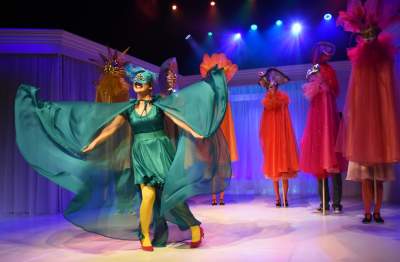 Najbardziej kolorowy spektakl tej jesieni, zdobycie biletu nie jest łatwe - zdjęcie 28