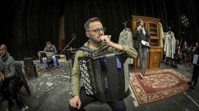 Ostatnia próba przed koncertem na... cmentarzu - zdjęcie 16