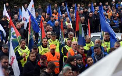 "Niech kombinat wróci w polskie ręce" - protest hutników (listopad 2019) - zdjęcie 15
