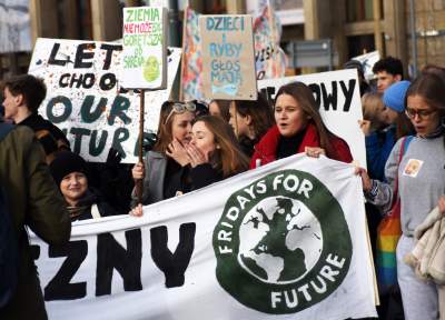 Protest w Krakowie: hasła jak zwykle były bardzo kreatywne - zdjęcie 27