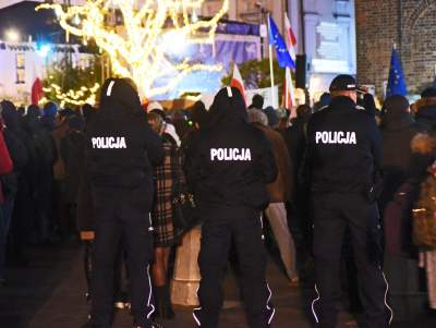 Demonstracja na Rynku: "dość prześladowania" - zdjęcie 8