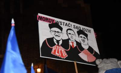 Klatka przed wieżą Ratuszową: protest tysięcy osób - zdjęcie 8