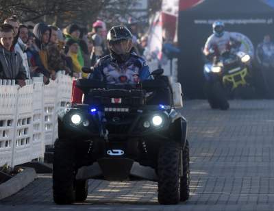 Oni to lubią: opary benzyny, spaliny, i dym spod spalonych gum - zdjęcie 14
