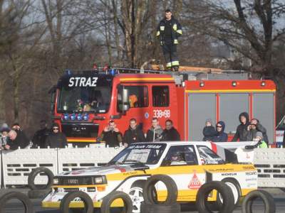 Oni to lubią: opary benzyny, spaliny, i dym spod spalonych gum - zdjęcie 13