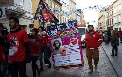 Największa skarbonka WOŚP pochodem przeniesiona na Powiśle - zdjęcie 31