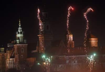 Światełko do nieba i serduszko z dronów pod Wawelem... - zdjęcie 25