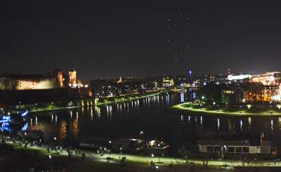 Światełko do nieba i serduszko z dronów pod Wawelem... - zdjęcie 35