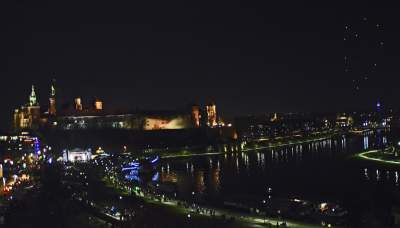 Światełko do nieba i serduszko z dronów pod Wawelem... - zdjęcie 48