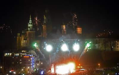 Światełko do nieba i serduszko z dronów pod Wawelem... - zdjęcie 31