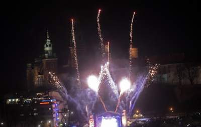 Światełko do nieba i serduszko z dronów pod Wawelem... - zdjęcie 32