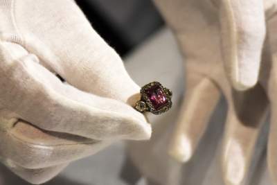 Po raz pierwszy na Wawelu: unikatowe skarby epoki Piastów - zdjęcie 14