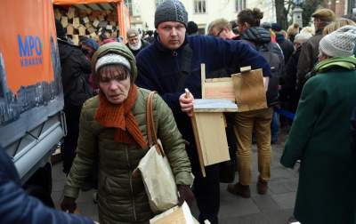 Walentynkowy przedmiot pożądania w Krakowie, rozdali tysiąc - zdjęcie 16